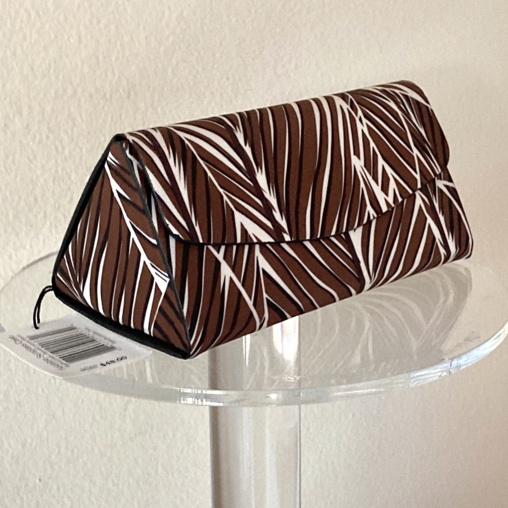 NWT Vera Bradley Foldable Sunglass Case Hard Case Banana Leaves Brown 6.25" X 3"